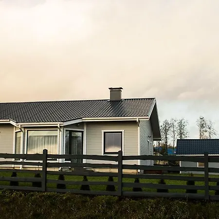 Estate Holiday Home Кулдига Экстерьер фото